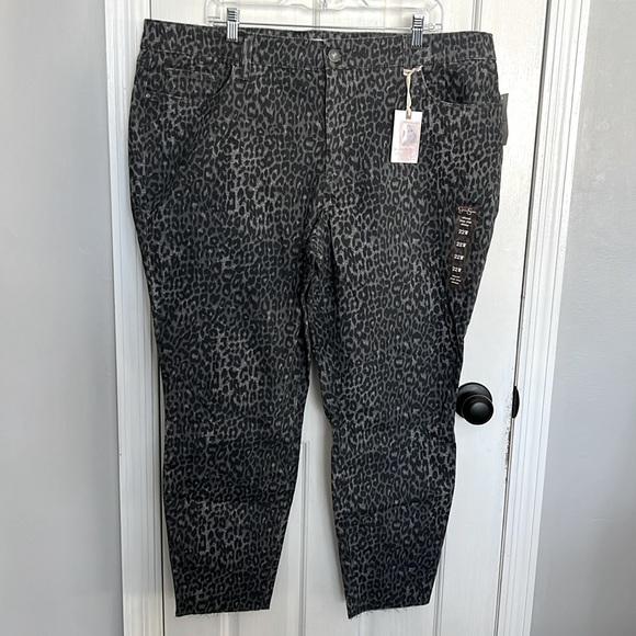 Jessica Simpson Denim - Jessica Simpson 22W adored high rise ankle